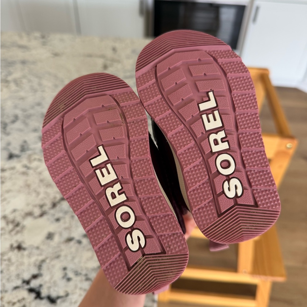 Sorel Girls' Burgundy and Pink Faux-Fur Winter Boots - Picture 2 of 6